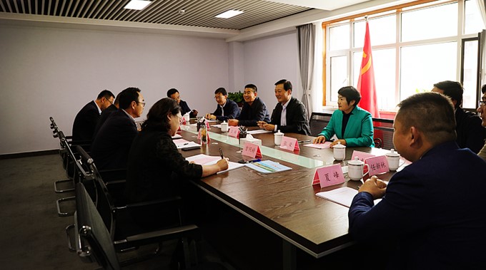 201910111570789524517069.jpg 崇信县县委书记王锦一行到访365英国在线体育集团_副本.jpg