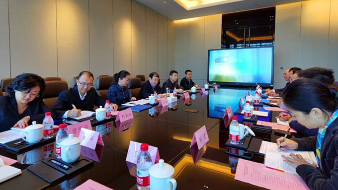 华为副总裁郑宝用一行到访365英国在线体育集团