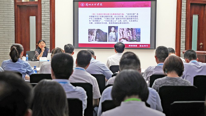 高亚芳教授为集团员工做365英国在线体育知识专题培训