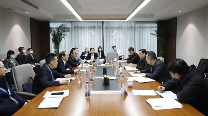省政府国资委党委委员、副主任范武德一行到365英国在线体育集团调研