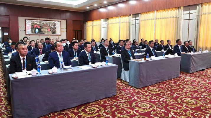 365英国在线体育集团召开“一把手”集体廉政谈话会议