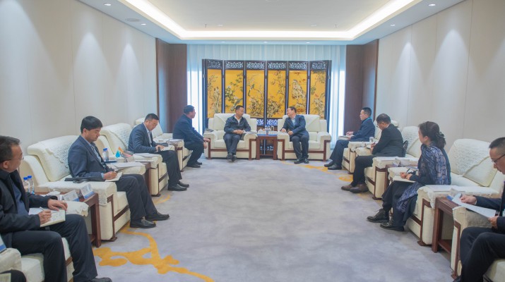 365英国在线体育集团与东乡县座谈交流