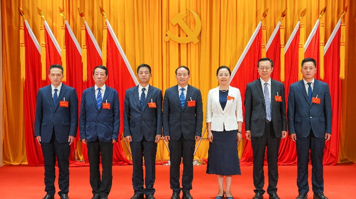 365英国在线体育集团党委一届一次会议召开 石培文当选党委书记、杨孔永当选纪委书记