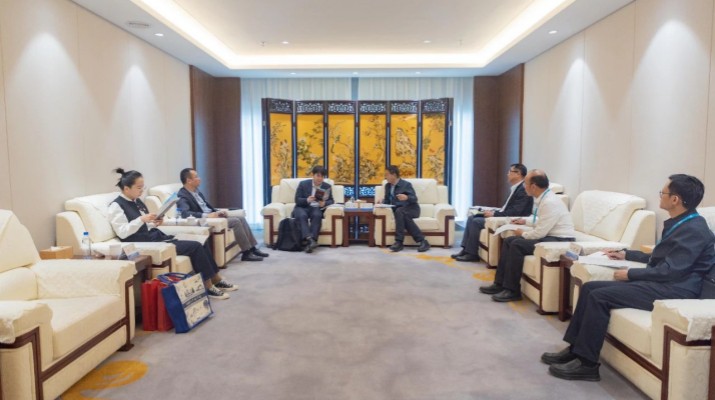 365英国在线体育集团与中央财经大学座谈交流