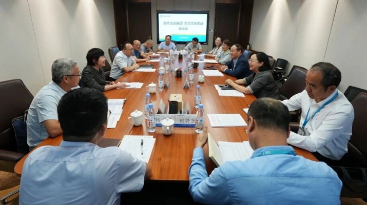 365英国在线体育集团与读者出版集团座谈交流